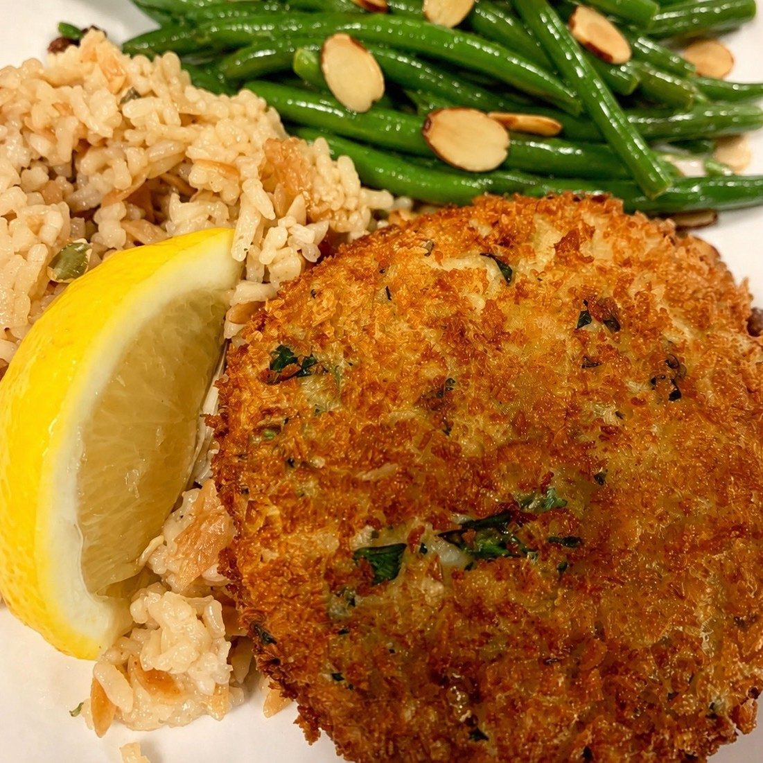 Crab Cake Platter.